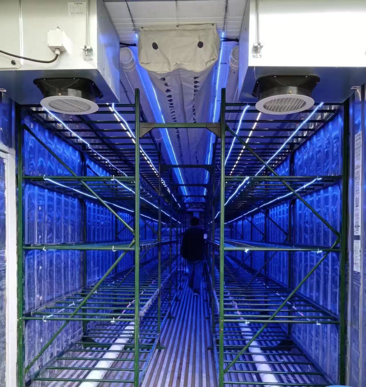 Mobile Smart Seedling Space Station